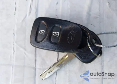 2013 Hyundai Accent Se from USA, damaged, VIN KMHCU5AE8DU088296